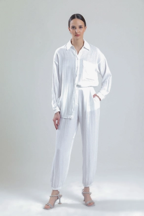 A model wears SLA10018 - Muslin Linen Suit, wholesale Suit of Slash to display at Lonca