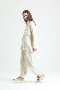 Een kledingmodel uit de groothandel draagt SLA10019 - Muslin Linen Suit, Turkse groothandel Pak van Slash