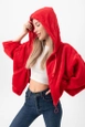 Een kledingmodel uit de groothandel draagt top10369-plush-coat-red, Turkse groothandel  van 