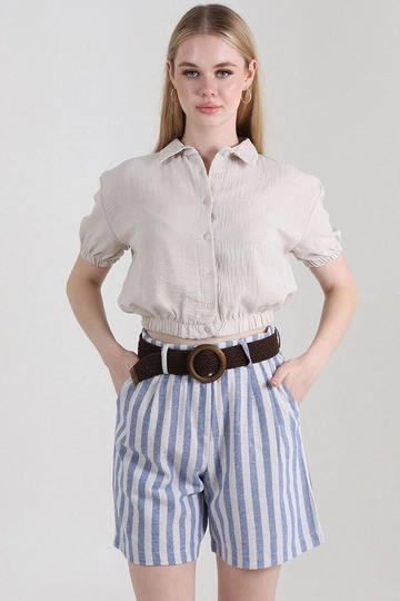 A wholesale clothing model wears  Striped Belted Linen Shorts - Blue
, Turkish wholesale Shorts of Topshow