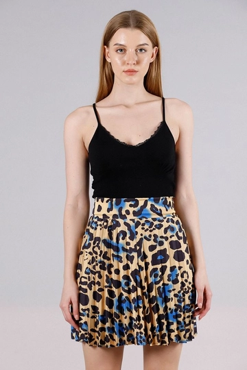 A wholesale clothing model wears  Leopard Saks F1189 Pleated Satin Above Knee Skirt
, Turkish wholesale Skirt of Topshow