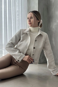 A wholesale clothing model wears top10524-cream-buttoned-bowl-coat, Turkish wholesale Jacket of Topshow