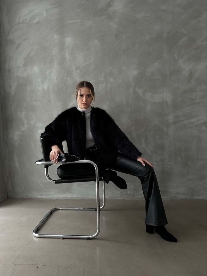 Topshow Fur Coat Black Wholesale Clothing 2