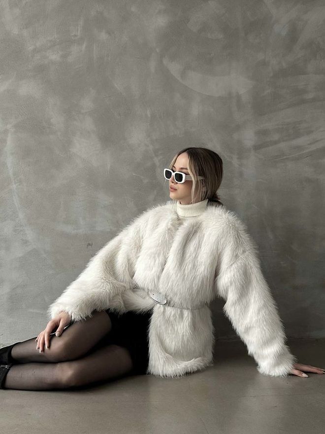 Topshow Cream Plush Coat Wholesale Clothing 2