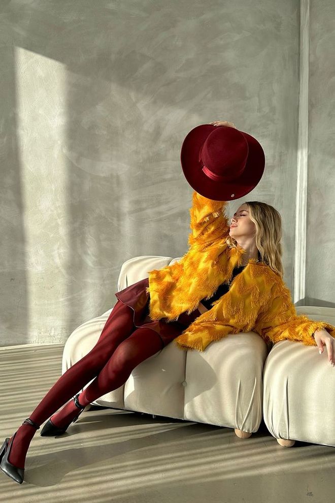 Topshow Musztardowa kurtka ze sztucznego futra Hurtowa sprzedaż odzieży 2