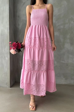 Una modella di abbigliamento all'ingrosso indossa top10822-strappy-chest-gimped-length-dress-dark-pink, vendita all'ingrosso turca di Vestito di Topshow