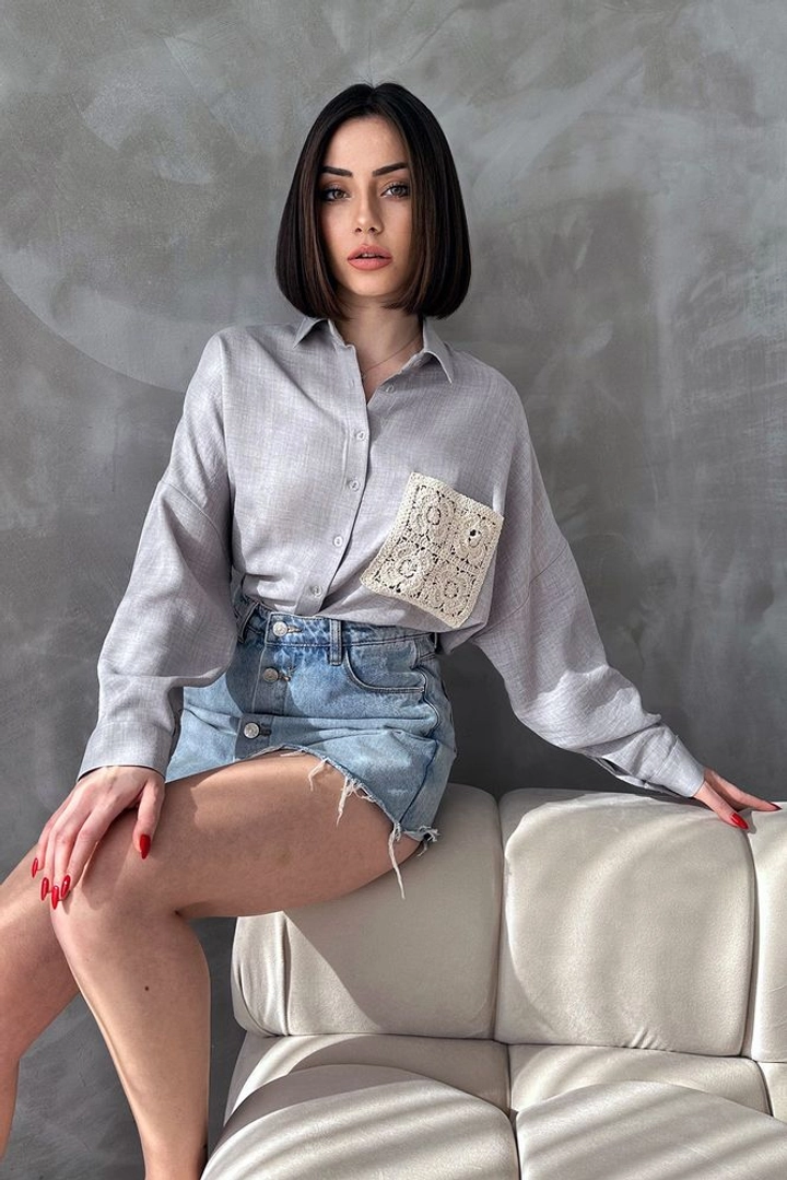A wholesale clothing model wears top10892-gray-lace-pocket-linen-shirt, Turkish wholesale Shirt of Topshow