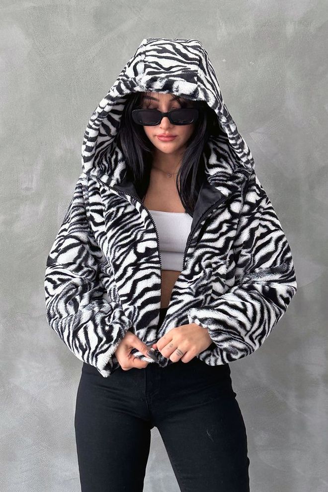 Topshow Black Zebra F 1654 Leopard Printed Pejush Coat Wholesale Clothing Polyester