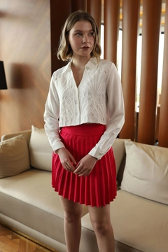 A wholesale clothing model wears top10950-cream-f-1445-shirt, Turkish wholesale Shirt of Topshow