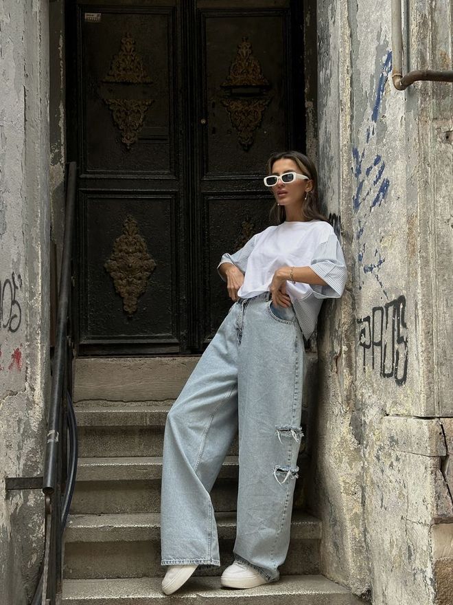 Topshow Bela modra D 2587 majica s kratkimi rokavi iz poplina Oblačila na debelo Rojstni dan