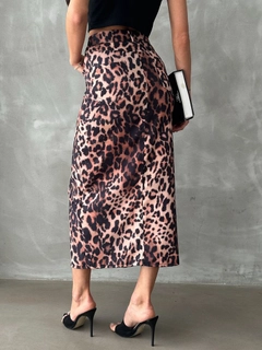 A wholesale clothing model wears top11119-leopard-patterned-long-pencil-skirt, Turkish wholesale Skirt of Topshow
