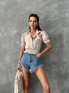 A wholesale clothing model wears top11154-taş-d-2651-linen-shirt-with-flowers-on-the-chest, Turkish wholesale Shirt of Topshow