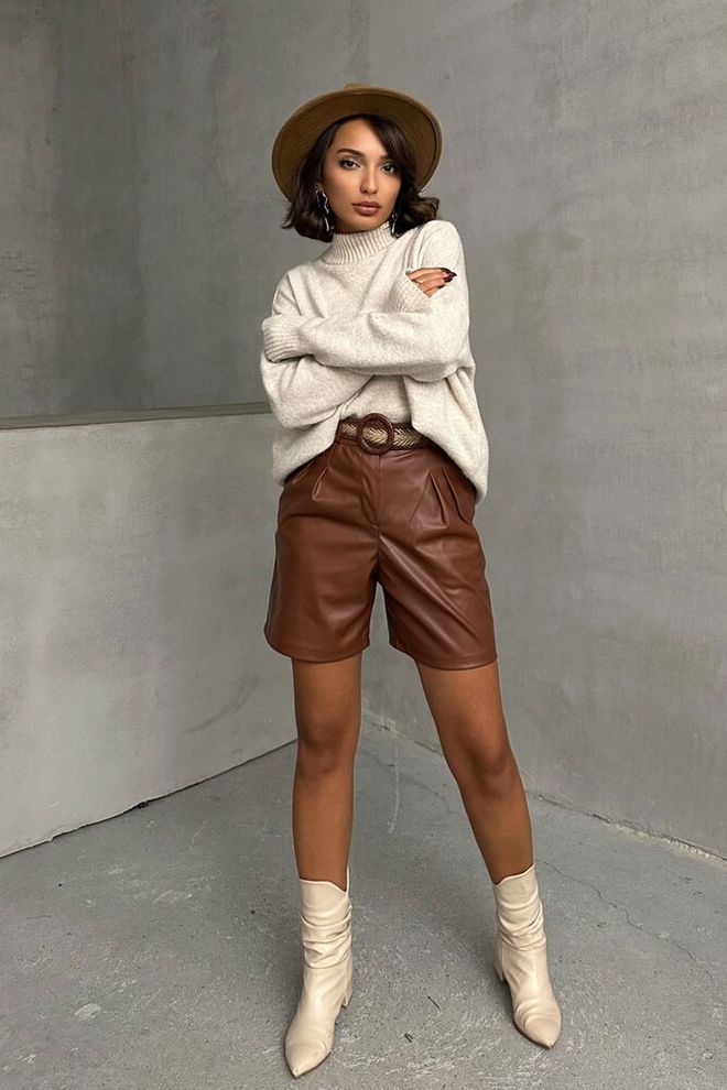 Topshow Pantaloncini In Pelle Marrone Chiaro Con Cintura Abbigliamento all'ingrosso Casuale