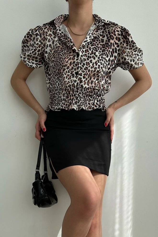 Topshow Gipeli Ouzu Plisseehemd Mit Kleiner Leoparden Taille Großhandelskleidung Elegant