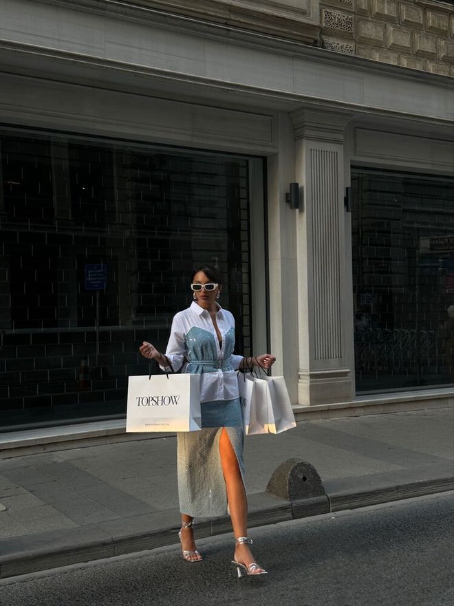 Topshow قميص دينم مزين بحزام ومزين بالترتر أزرق ملابس بالجملة ربيع