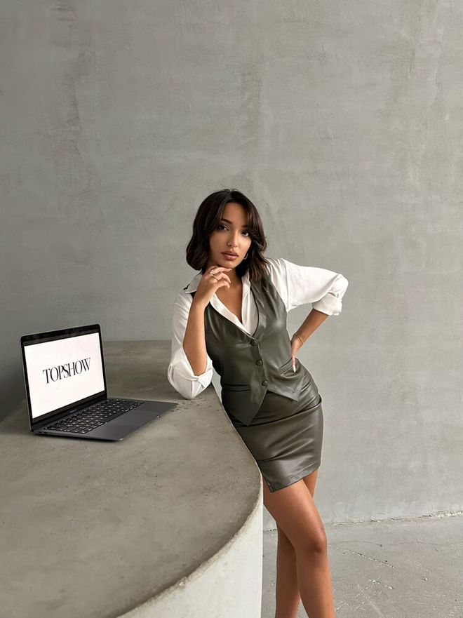 Topshow Buttoned Leather Vest Khaki Wholesale Clothing No Fabric