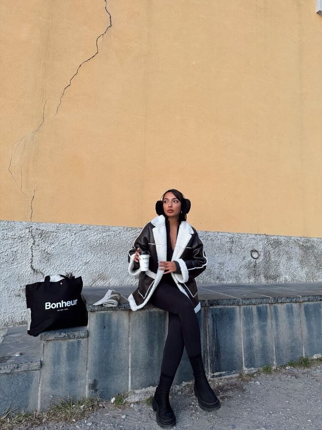 Topshow Juodas Kreminės Spalvos Odinis Kailinis Didmeninė prekyba drabužiais Platėjančios