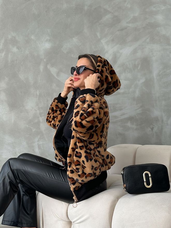 Topshow Plush Coat With Leopard Look Camel Wholesale Clothing 2