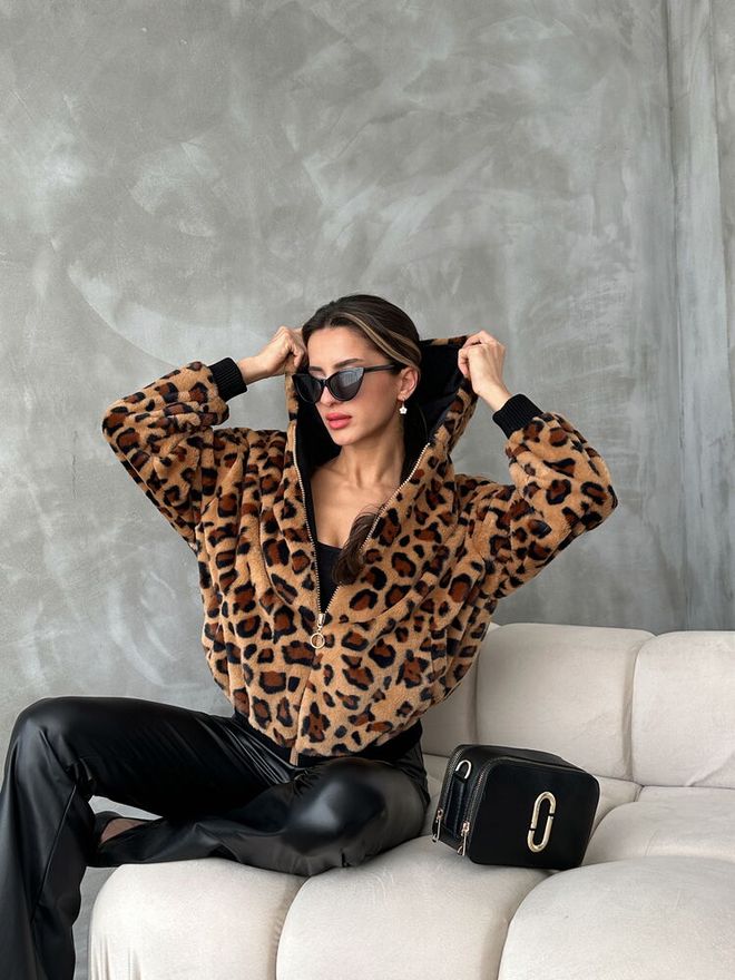 Topshow Plush Coat With Leopard Look Camel Wholesale Clothing Polyester