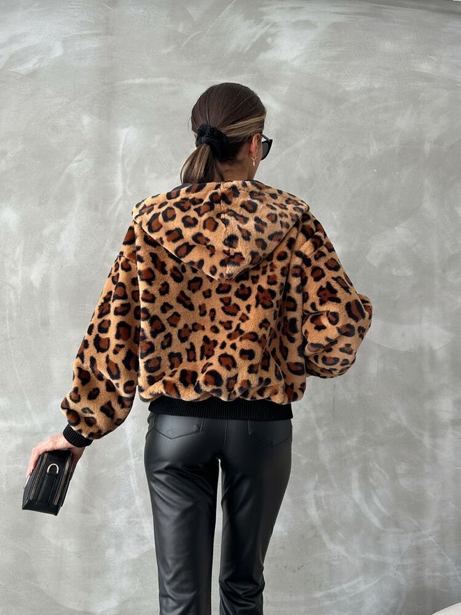 Topshow Plush Coat With Leopard Look Camel Wholesale Clothing 4