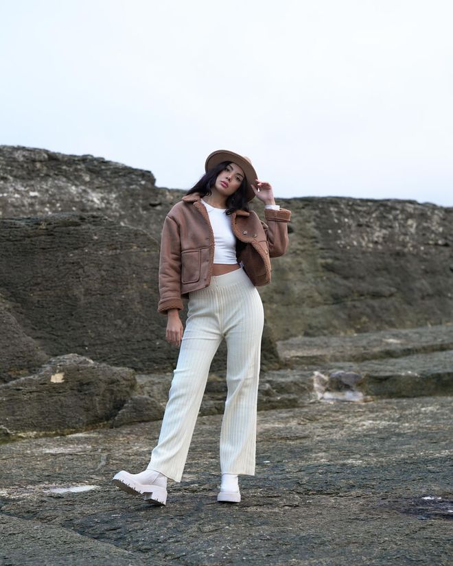 Topshow Futro z norek i norek F 1553 z nubukowym kołnierzem Hurtowa sprzedaż odzieży 2