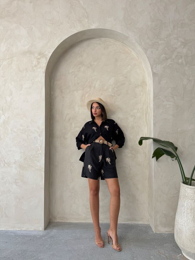 Topshow Бродирани Ленени Шорти Черни | Дрехи на едро Лято