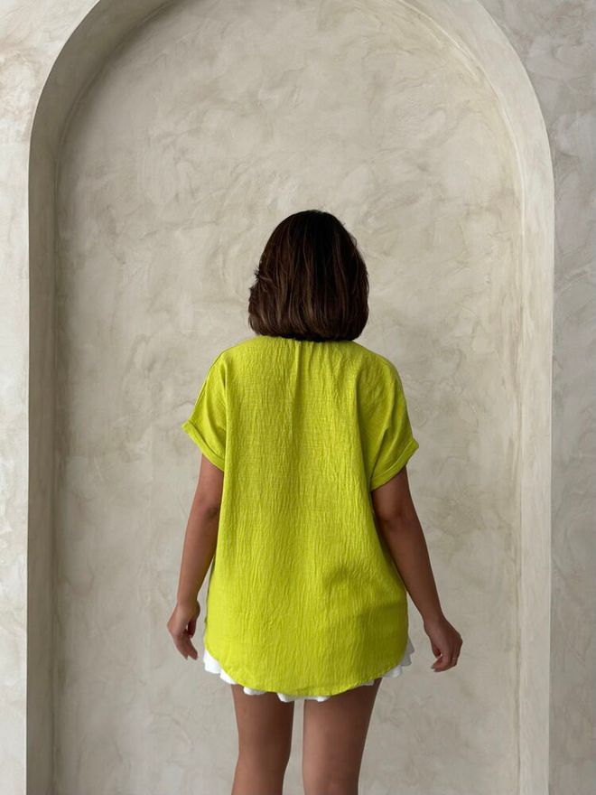 Topshow Veleprodajna Majica Iz Arašidovega Zelenega Platna S Surovim Žepnim Aplikacijami Oblačila na debelo Formalno