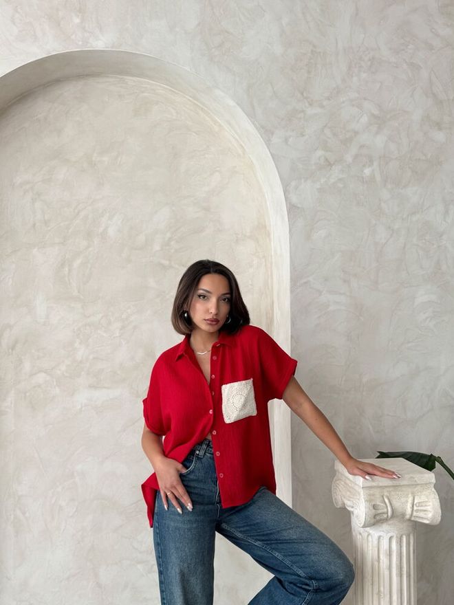 Topshow Veleprodajna Majica Z Žepno Laneno Žepno Aplikacijo Iz Rdeče Platnene Oblačila na debelo Perilo