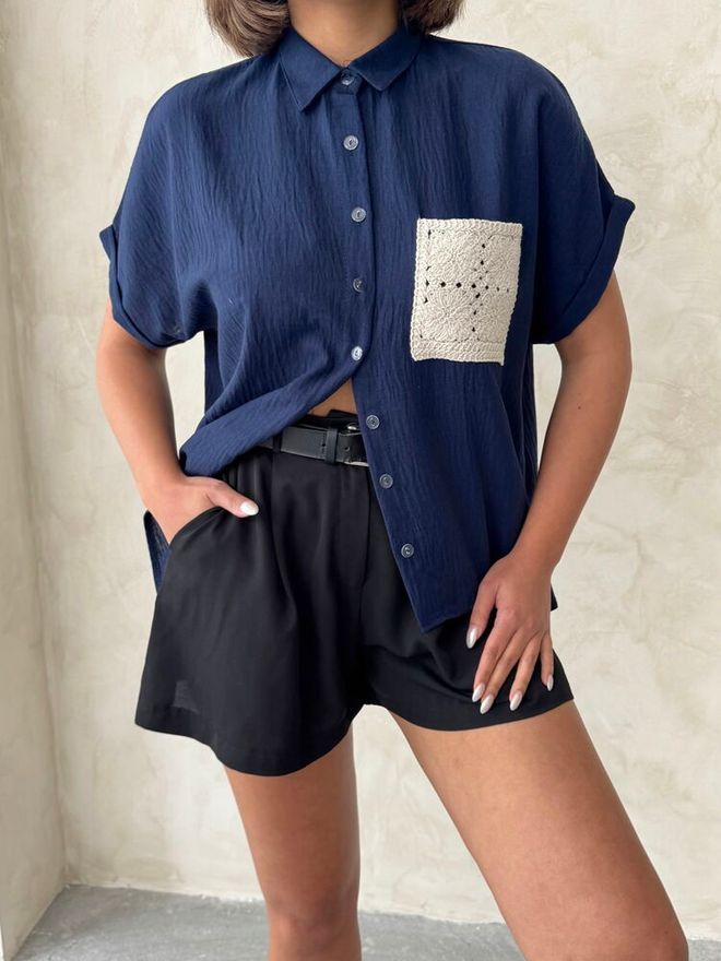 Topshow Mornarsko Modra Lanena Majica S Surovim Žepnim Aplikacijami Oblačila na debelo Rojstni dan