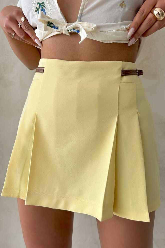 Topshow Pantaloncini Con Cintura Dettagliata Gialli Abbigliamento all'ingrosso Casuale