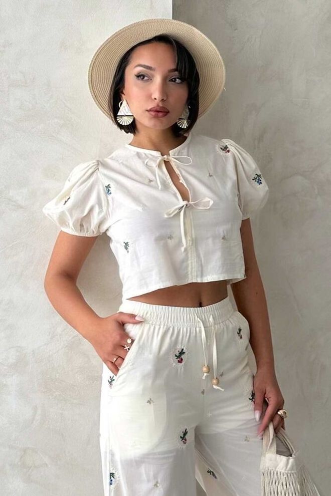Topshow Blouse Brodée À Nouer Sur Le Devant Stone Vêtements en gros Décontracté