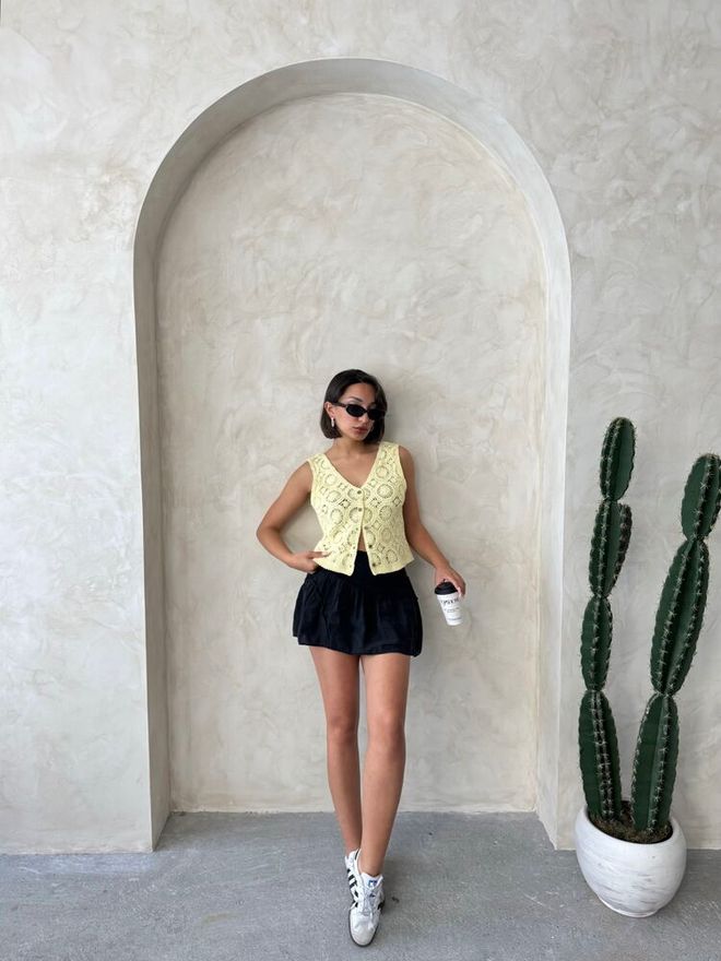 Topshow سترة دانتيل بأزرار أصفر ملابس بالجملة قطن