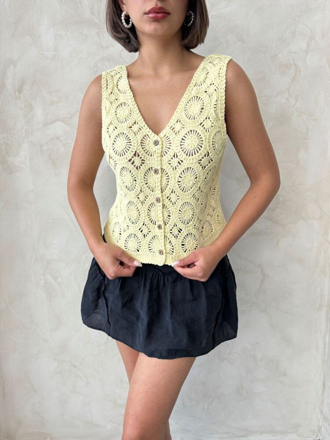 Topshow سترة دانتيل بأزرار أصفر ملابس بالجملة صيف