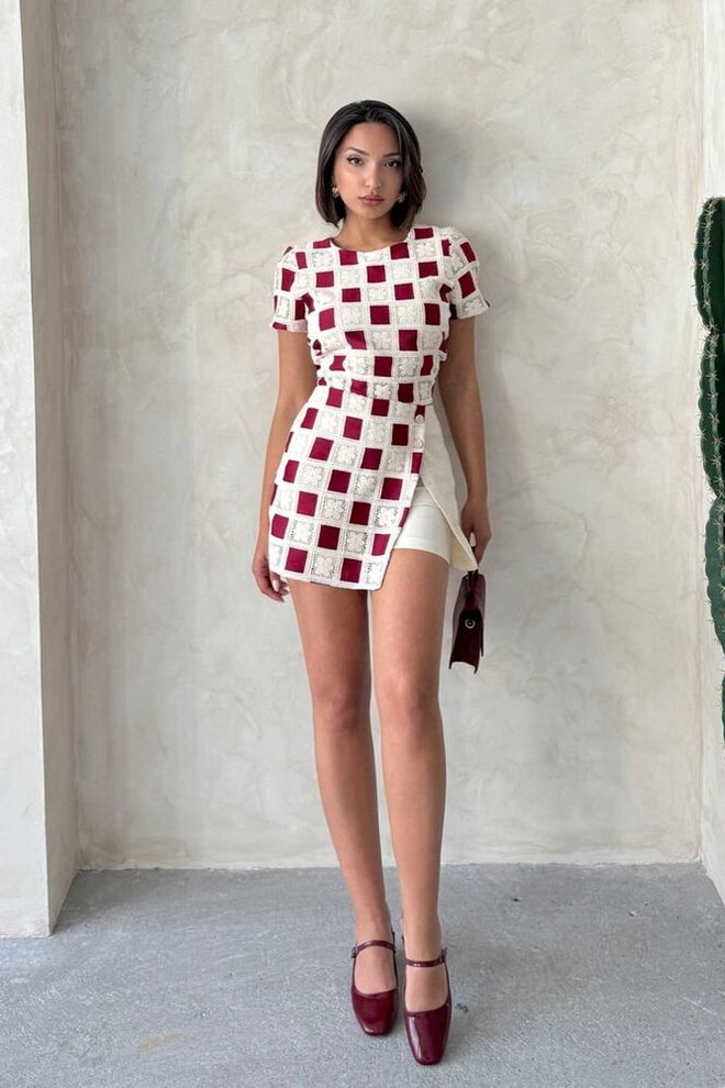 Topshow Korte Broek Met Details Van Kant Stone Burgundy Groothandel Kleding Casual