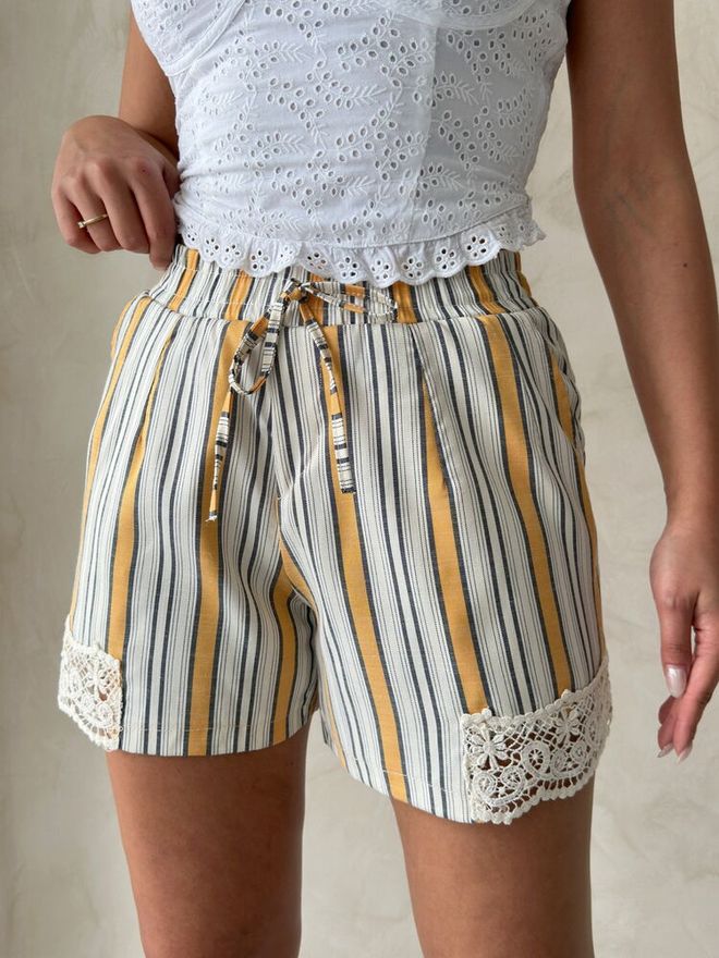 Topshow Pantaloncini A Righe In Pizzo Sulle Gambe Senape Abbigliamento all'ingrosso Da spiaggia