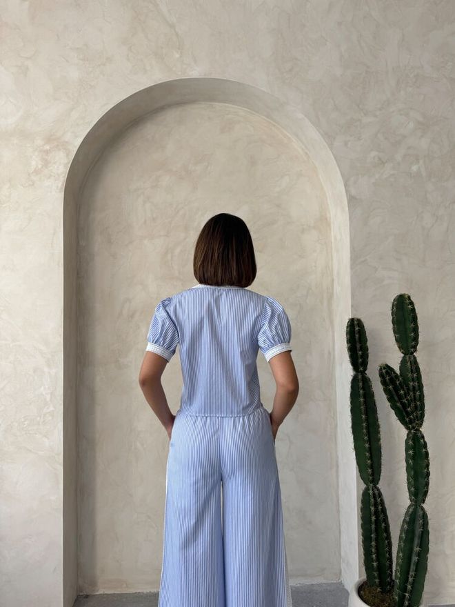 Topshow Блуза От Гипюр С Детайлно Райета Синя Дрехи на едро Елегантен