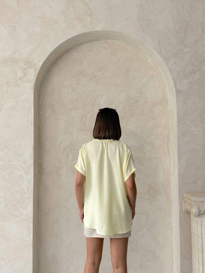 Topshow D2360 Lanena Srajca Z Žepi Za Aplikacijo Rumena Oblačila na debelo Formalno