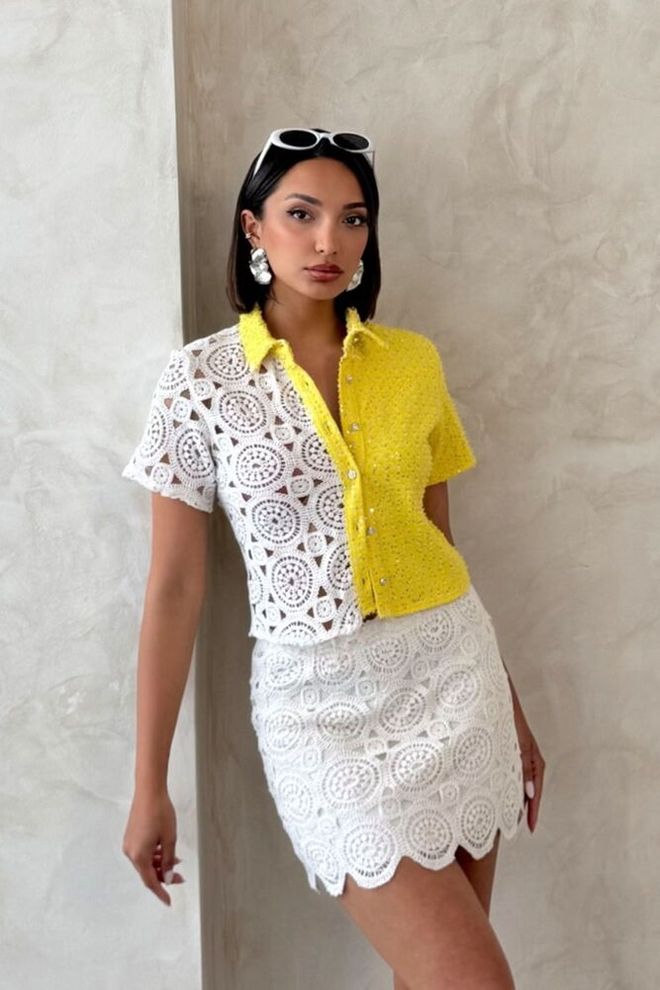 Topshow Chemise Blanche Crop Slim Fit Avec Col Polo Vêtements en gros Décontracté