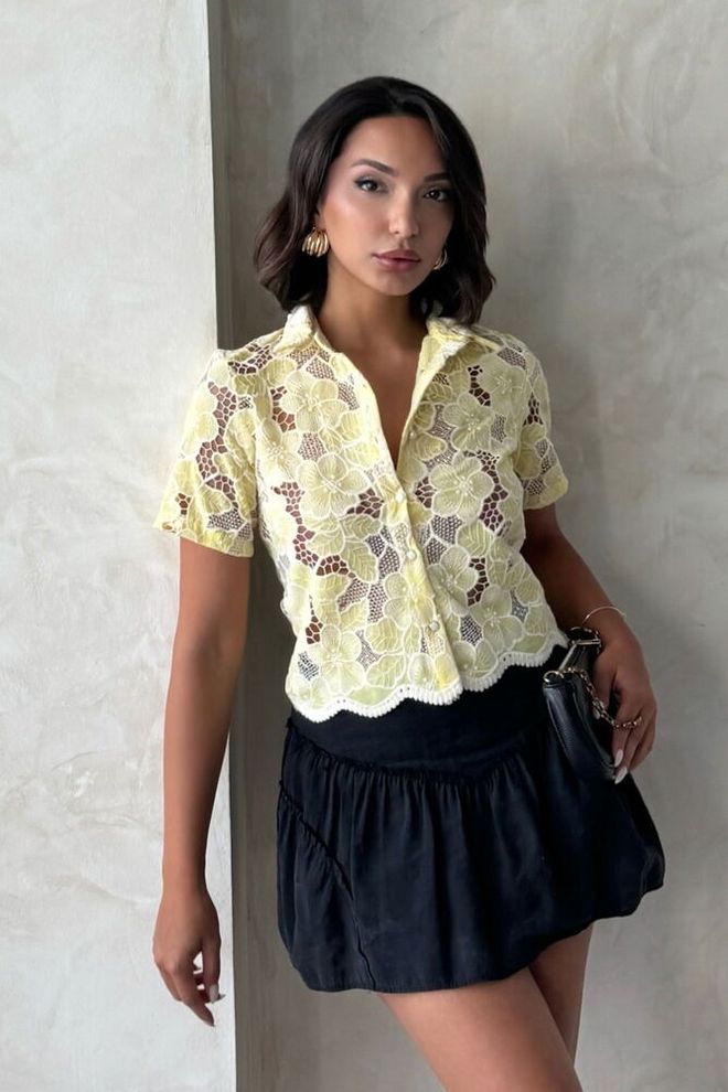 Topshow Chemise Décontractée Jaune À Motif Floral Avec Boutons Vêtements en gros Décontracté