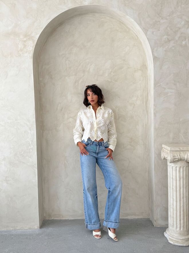 Topshow Beyaz Çiçekli V Yakalı Crop Gömlek Toptan Giyim İş