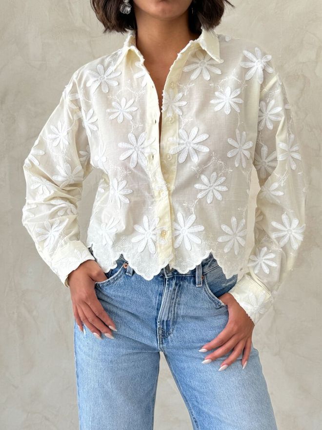 Topshow Beyaz Çiçekli V Yakalı Crop Gömlek Toptan Giyim Bahar