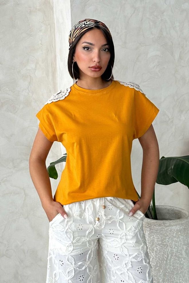 Topshow T shirt En Dentelle À Épaules Moutarde Vêtements en gros Décontracté