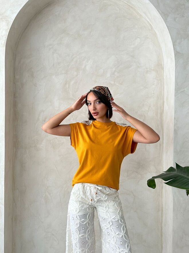 Topshow T shirt In Pizzo A Spalla Senape Abbigliamento all'ingrosso Compleanno