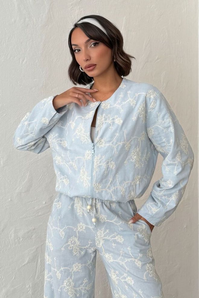 Topshow Chaqueta Azul Con Cremallera Floral Ropa al por mayor Modesto