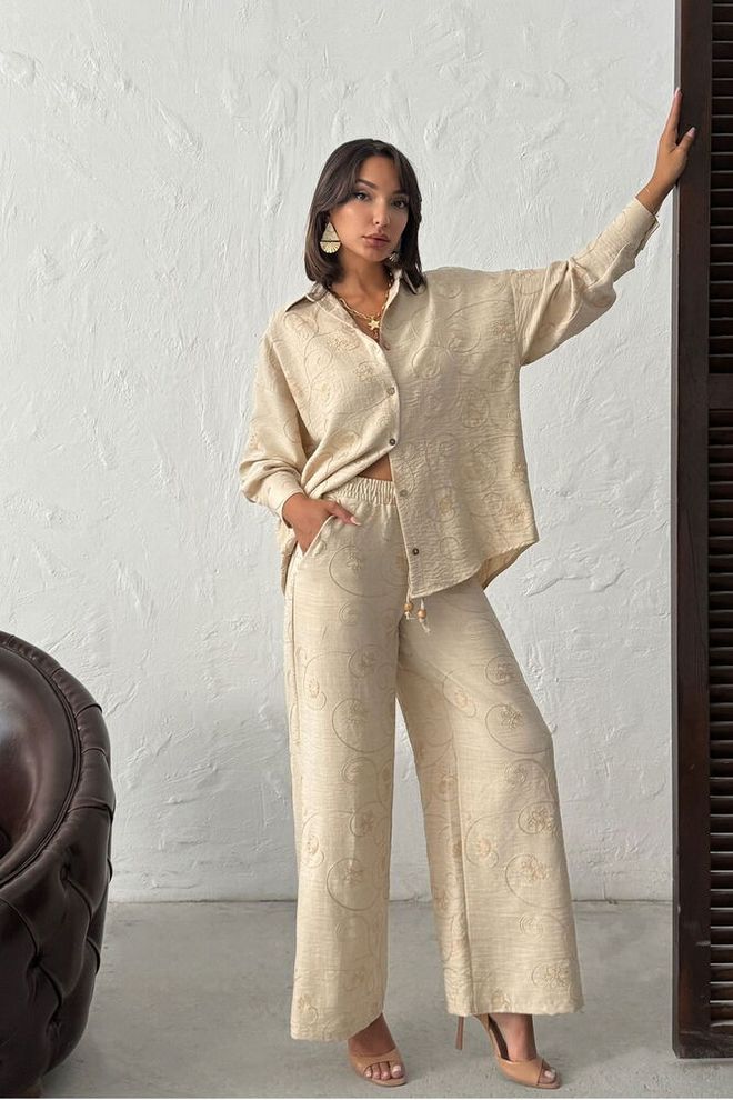 Topshow Бежова Небрежен Елегантен Скромна Мода Риза Дрехи на едро 1