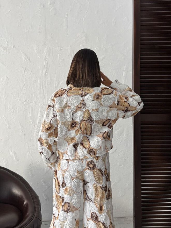 Topshow قميص بيج رخامي كاجوال بأزرار بياقة شال ملابس بالجملة ملابس الشارع