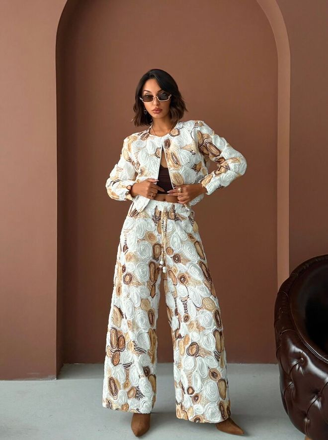 Topshow White Windbreaker Jacket Wholesale Clothing Lounge