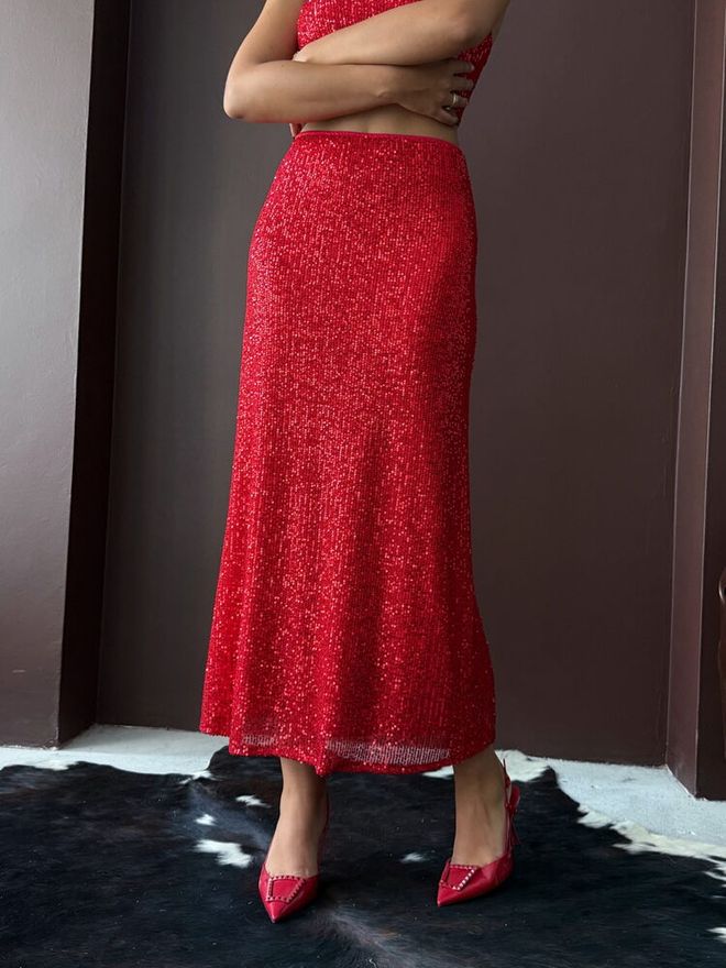 Topshow جيبة حمراء ماكسي عالية الخصر مطرزة ملابس بالجملة ربيع