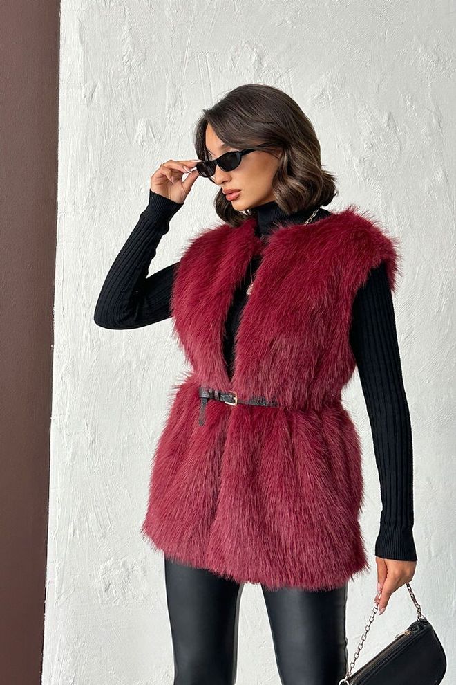 Topshow السترة أرجواني داكن قمة بدون أكمام أنيقة برقبة على شكل حرف V ملابس بالجملة صالة