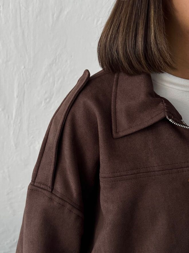 Topshow Bruine Jas Overhemd Met Snapsluiting En Puntkraag Groothandel Kleding Lente